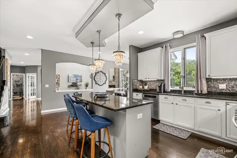 2471 Warwick Court Aurora IL 60503