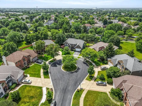 2471 Warwick Court Aurora IL 60503