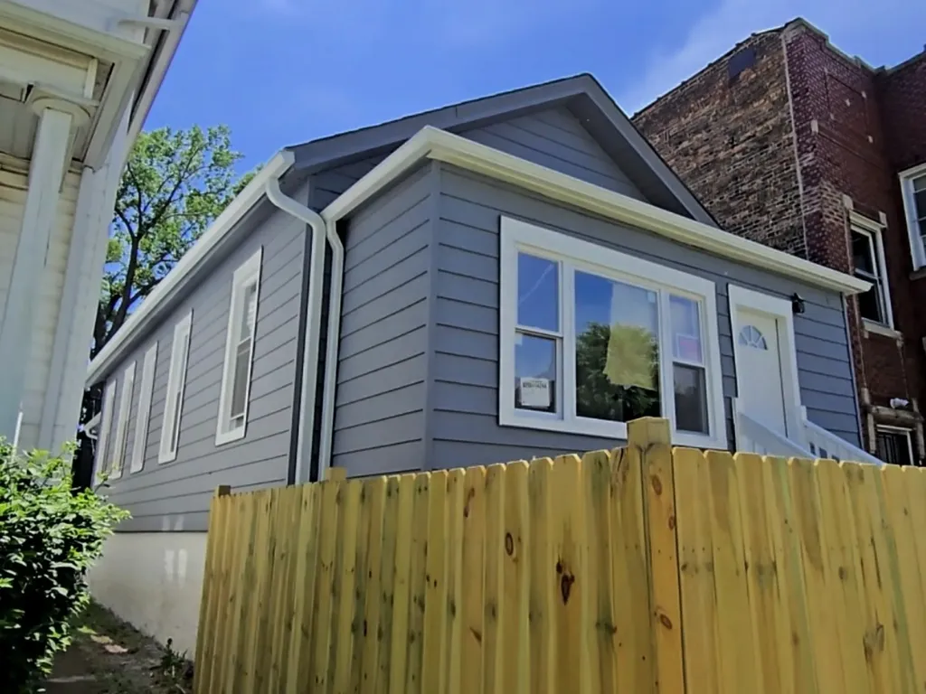 7147 South Green Street Chicago IL 60621