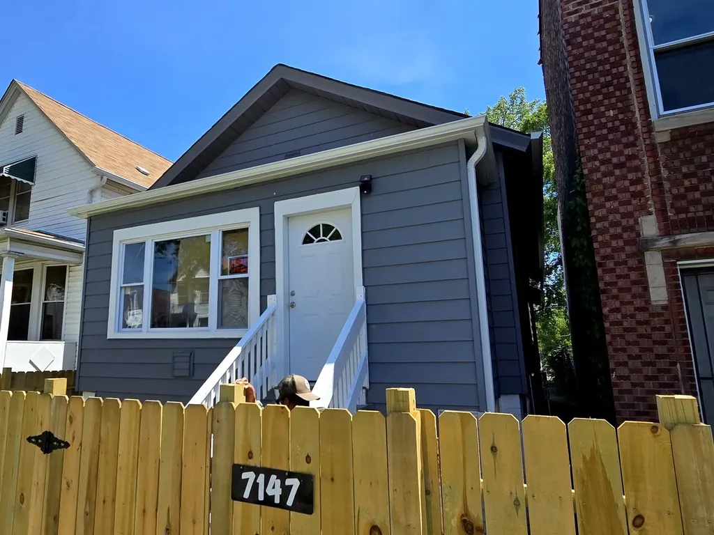 7147 South Green Street Chicago IL 60621