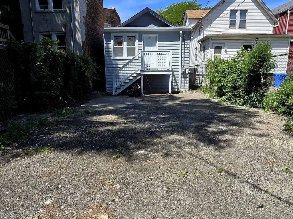 7147 South Green Street Chicago IL 60621