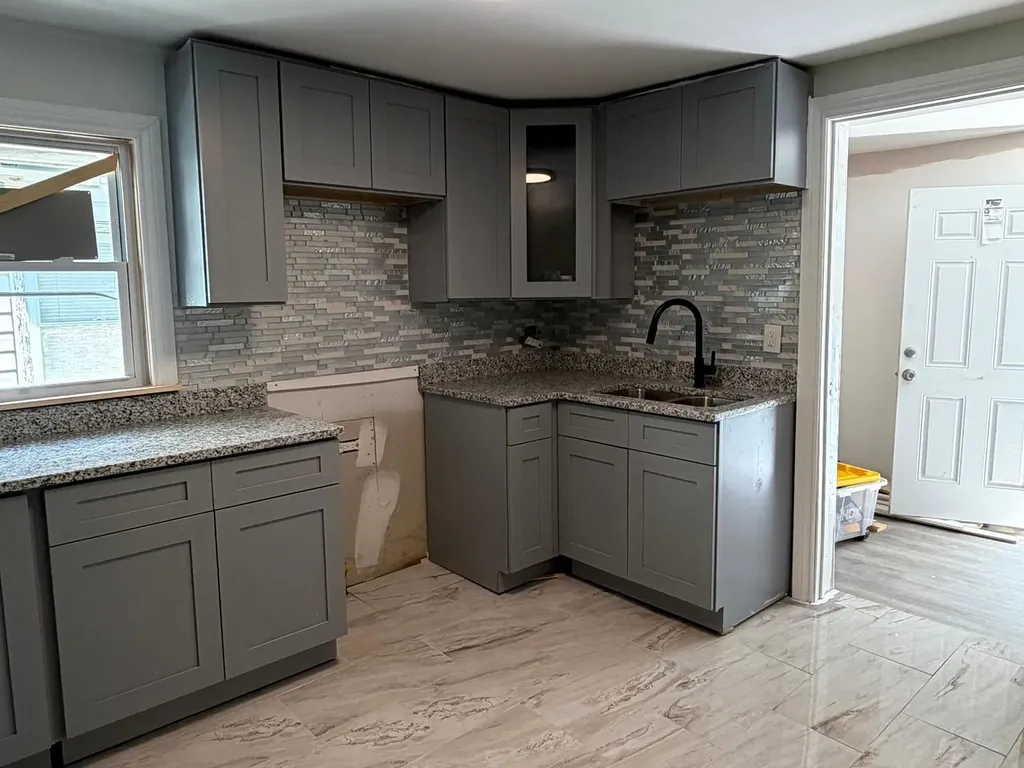 7147 South Green Street Chicago IL 60621