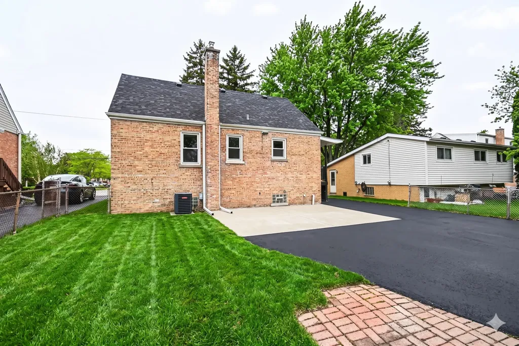 835 South Addison Avenue Villa Park IL 60181