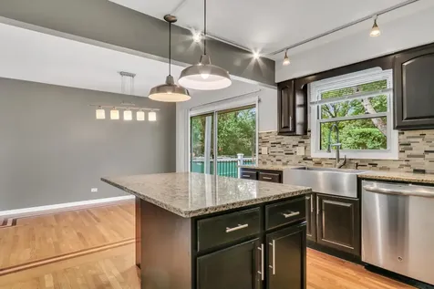 228 Abilene Lane Vernon Hills IL 60061
