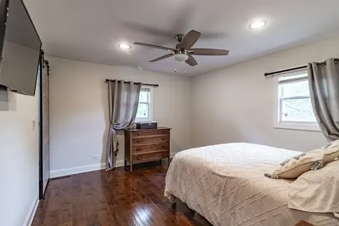 689 Laurel Avenue Wauconda IL 60084