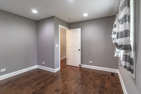 689 Laurel Avenue Wauconda IL 60084