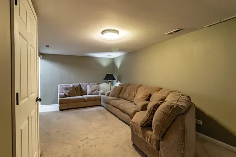 689 Laurel Avenue Wauconda IL 60084