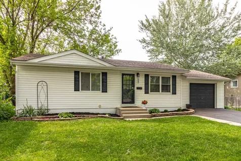 689 Laurel Avenue Wauconda IL 60084