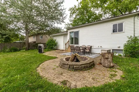 689 Laurel Avenue Wauconda IL 60084