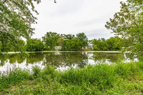 689 Laurel Avenue Wauconda IL 60084
