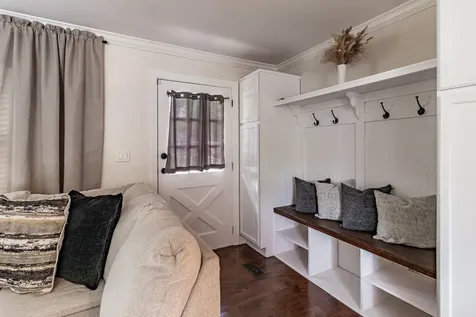 689 Laurel Avenue Wauconda IL 60084