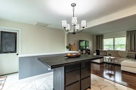 689 Laurel Avenue Wauconda IL 60084