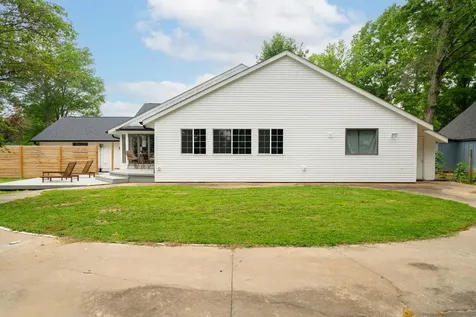 3302 West Lakeview Road Marion IL 62959