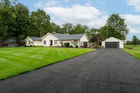 3302 West Lakeview Road Marion IL 62959