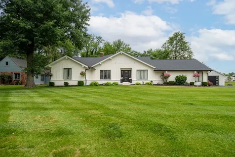 3302 West Lakeview Road Marion IL 62959