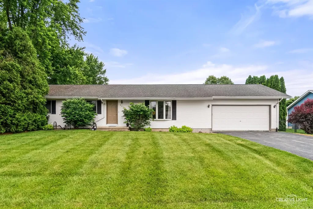 285 East Legner Street Leland IL 60531