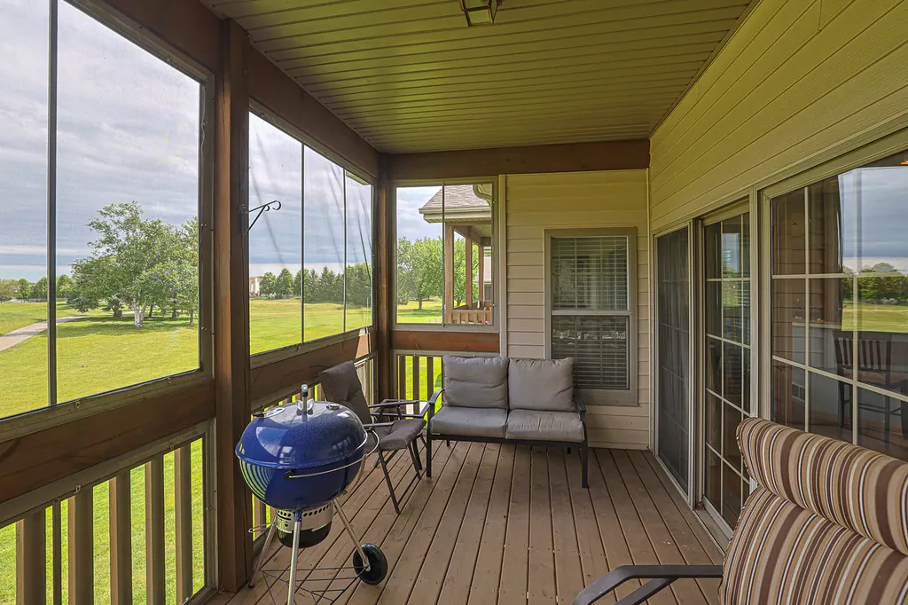 11194 Algonquin Road Huntley IL 60142