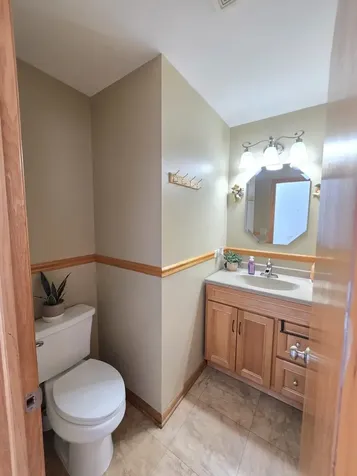 2400 Mark Avenue Zion IL 60099