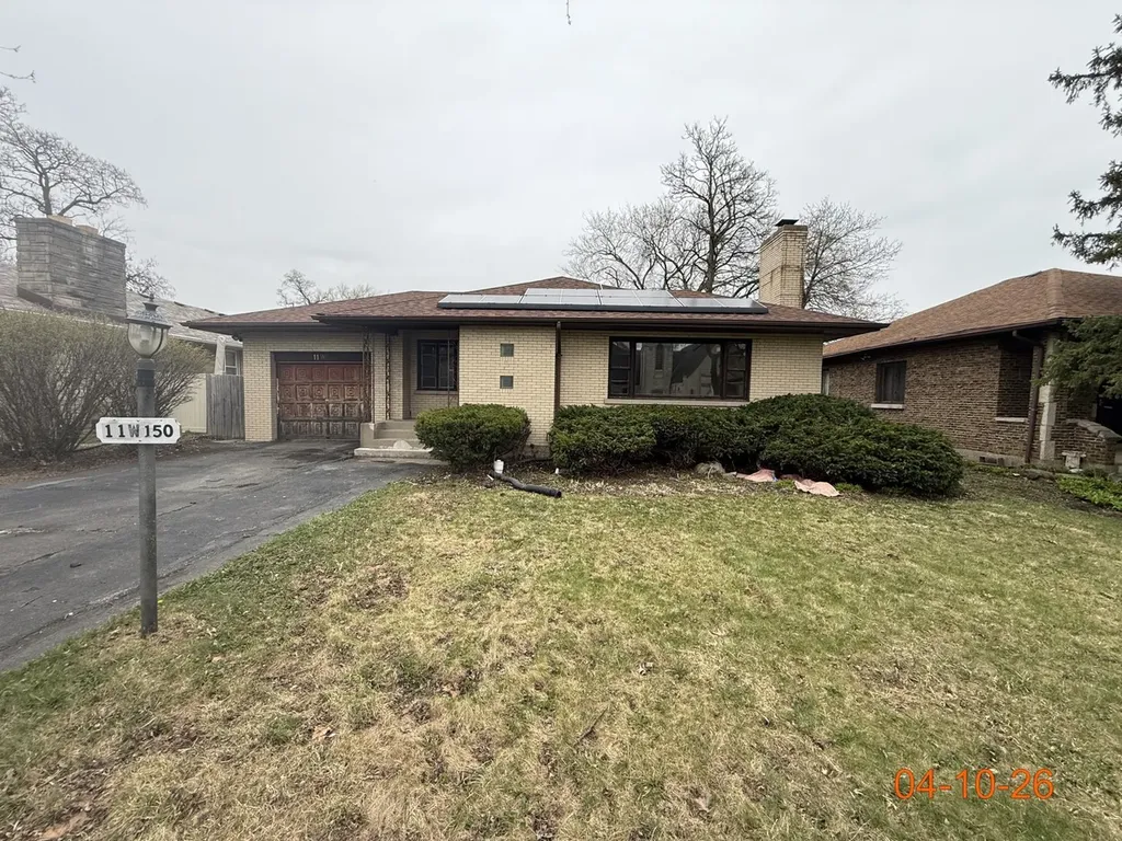 11 West 150th Street Harvey IL 60426