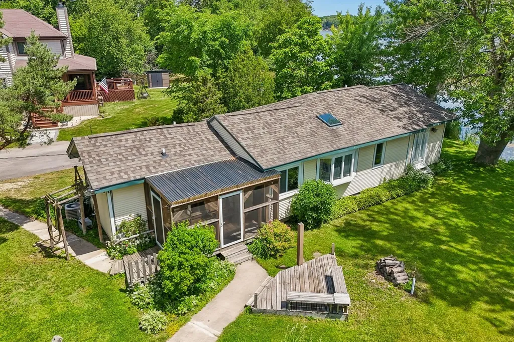 34983 Hickory Avenue Ingleside IL 60041