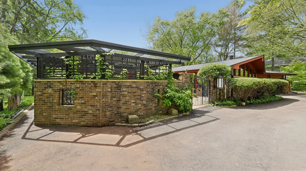 28W521 Purnell Road West Chicago IL 60185