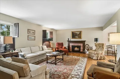 344 Wisconsin Avenue Barrington IL 60010