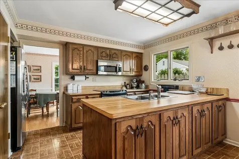 344 Wisconsin Avenue Barrington IL 60010
