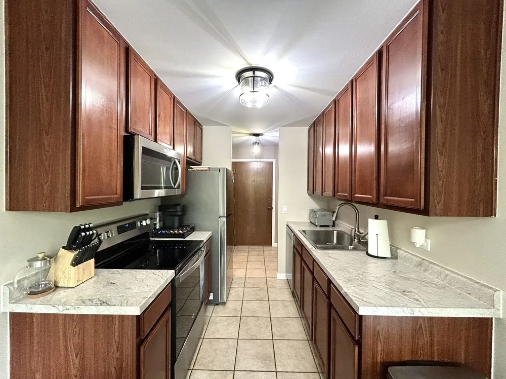 6010 Oakwood Drive Lisle IL 60532