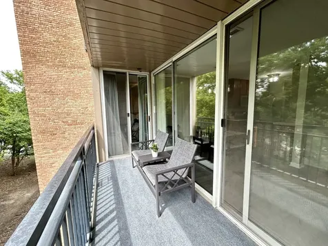 6010 Oakwood Drive Lisle IL 60532