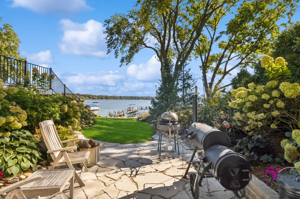 245 Sunrise Lane Lake Zurich IL 60047