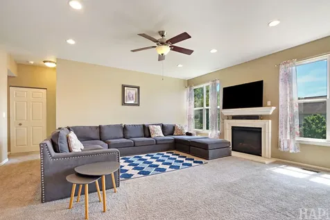 617 Donegal Drive Elgin IL 60123