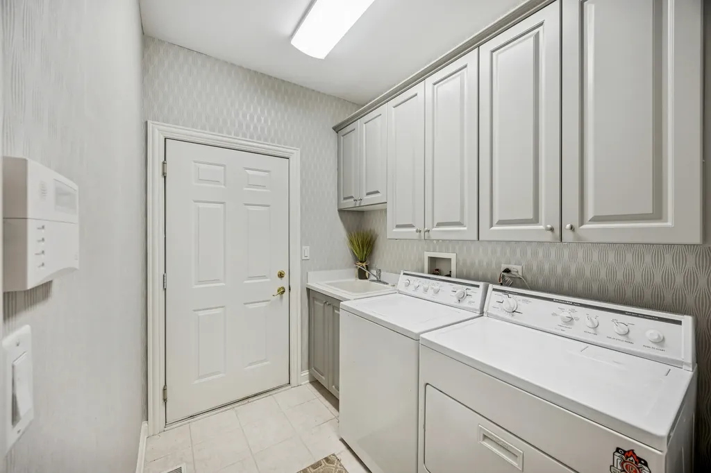 8711 Berkley Court Orland Park IL 60462
