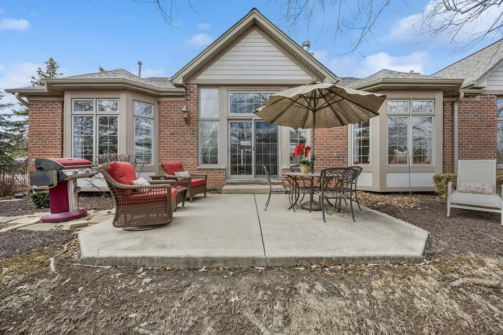8711 Berkley Court Orland Park IL 60462