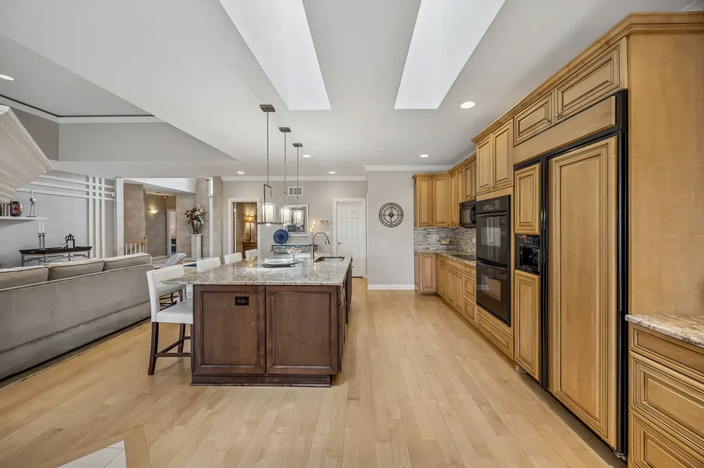 8711 Berkley Court Orland Park IL 60462