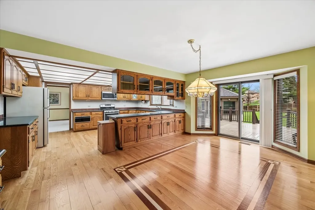6037 Dunham Road Downers Grove IL 60516