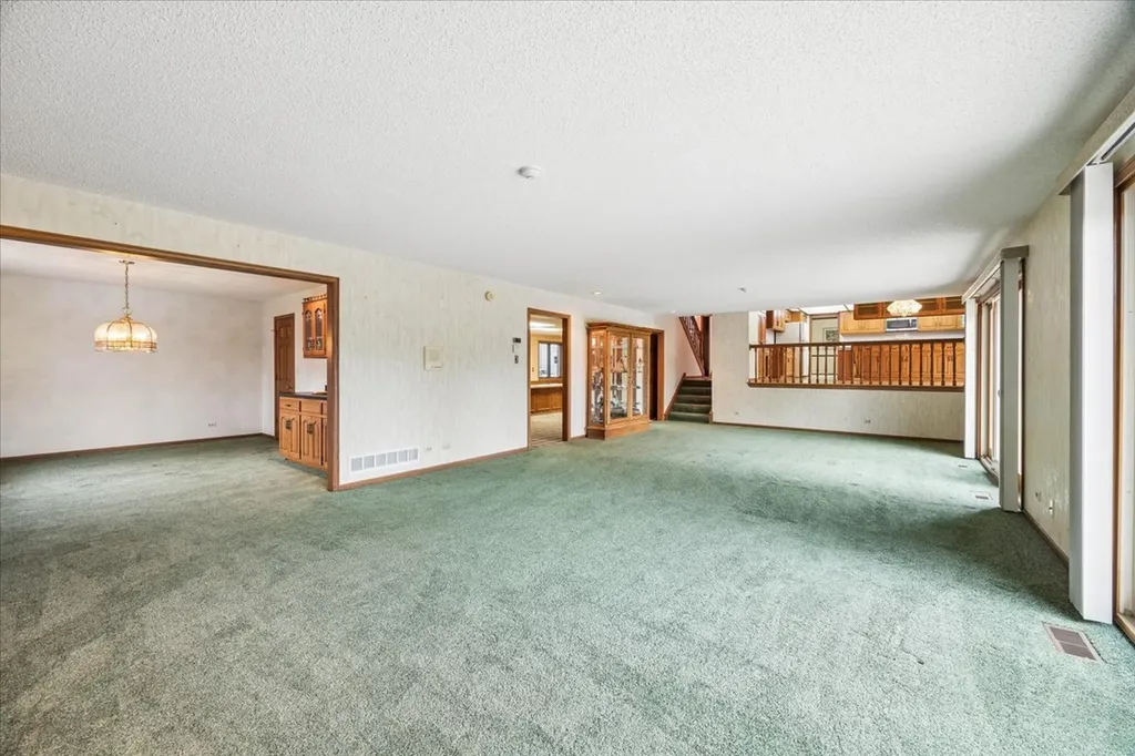 6037 Dunham Road Downers Grove IL 60516