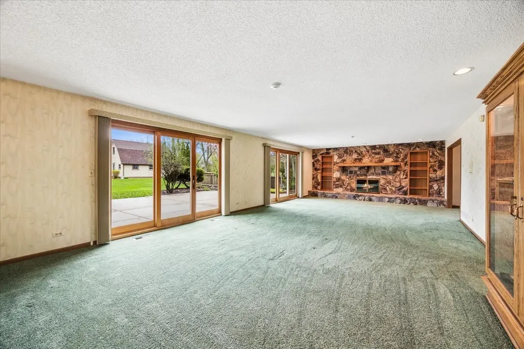 6037 Dunham Road Downers Grove IL 60516