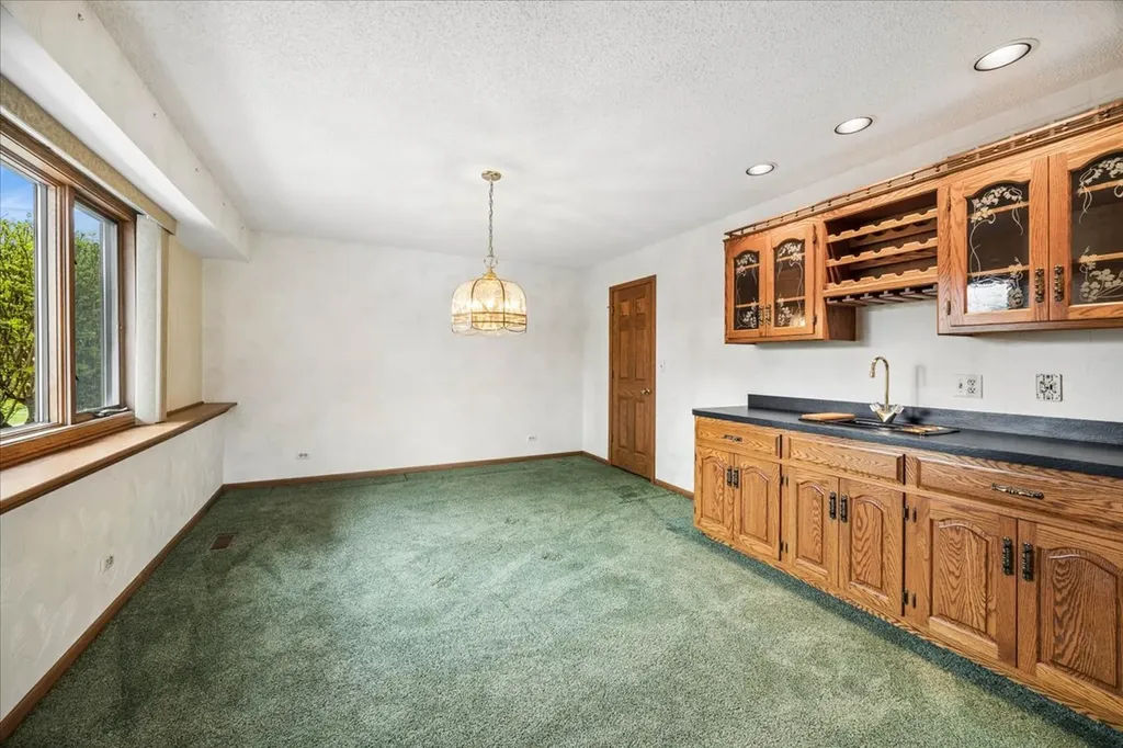6037 Dunham Road Downers Grove IL 60516
