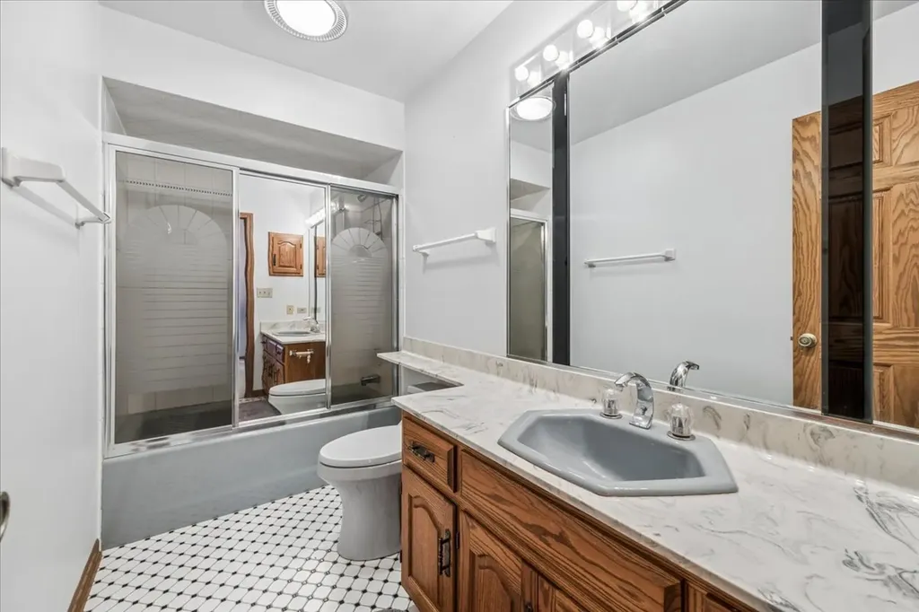 6037 Dunham Road Downers Grove IL 60516