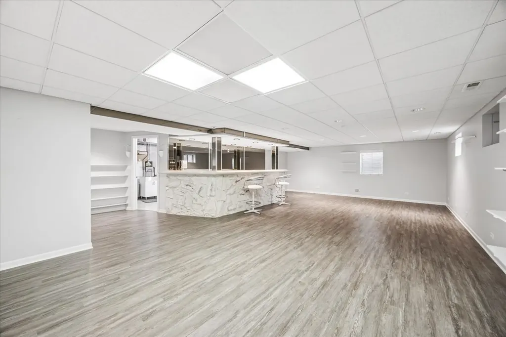 6037 Dunham Road Downers Grove IL 60516