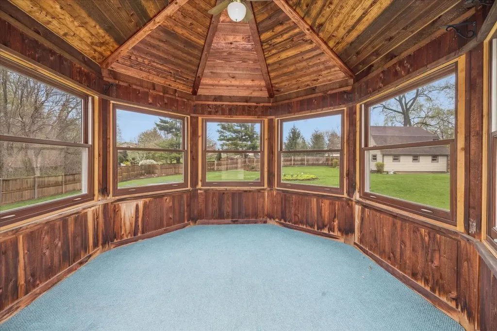 6037 Dunham Road Downers Grove IL 60516