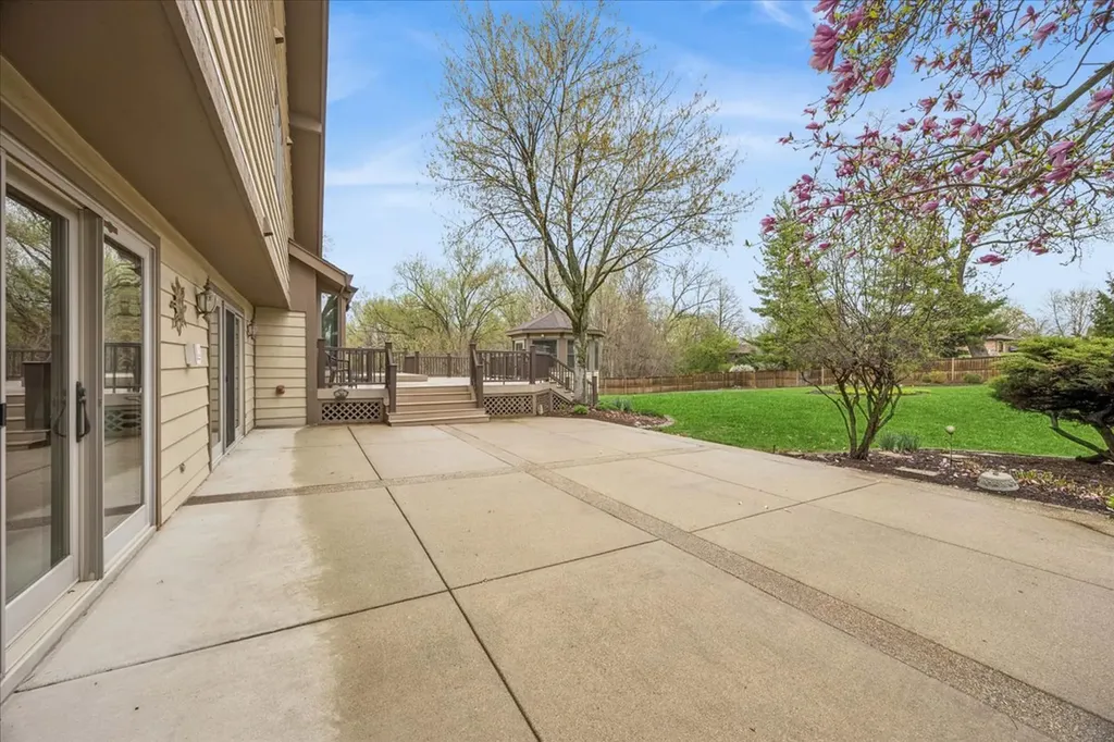 6037 Dunham Road Downers Grove IL 60516