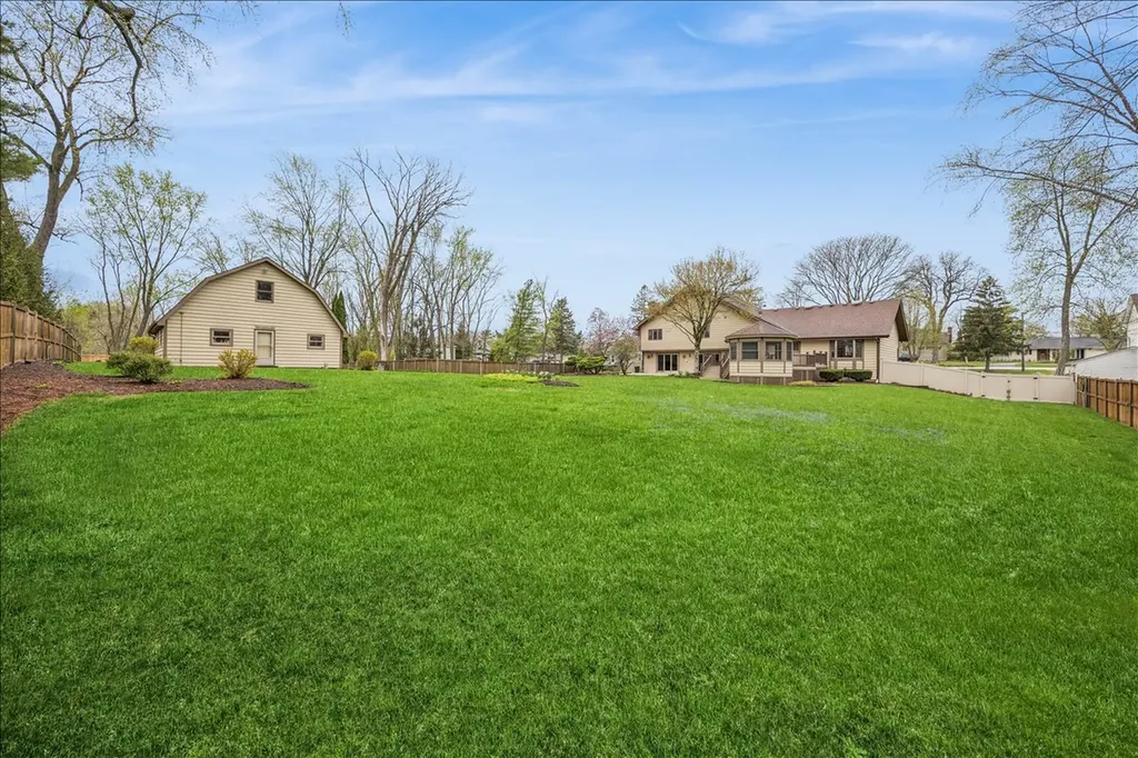 6037 Dunham Road Downers Grove IL 60516