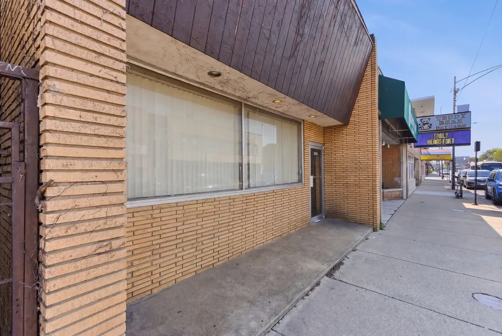 2643 West 51st Street Chicago IL 60632