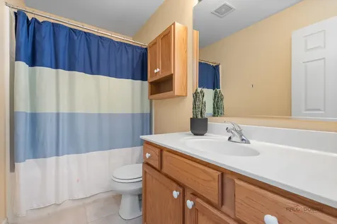 332 Colonial Drive Vernon Hills IL 60061
