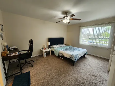 1988 Dunmore Place Hoffman Estates IL 60169