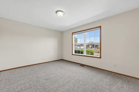 676 Elberon Way Roscoe IL 61073