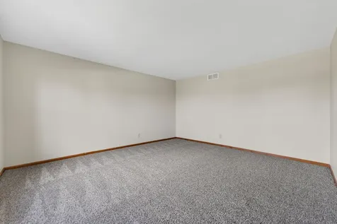 676 Elberon Way Roscoe IL 61073