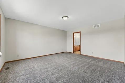 676 Elberon Way Roscoe IL 61073