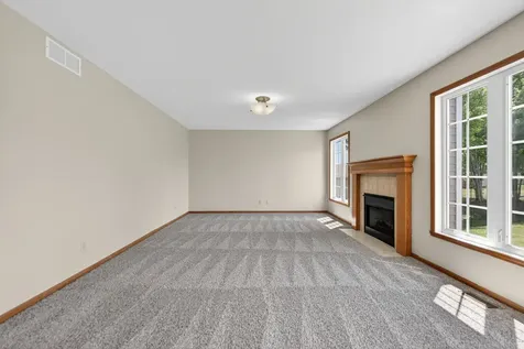 676 Elberon Way Roscoe IL 61073